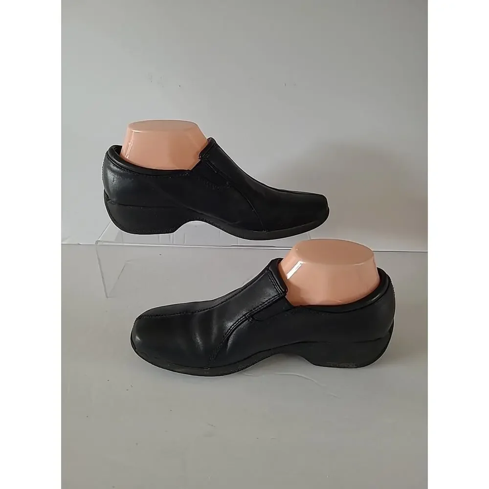Clarks Wasteland WMS SZ 7.5 M Shoes Loafer Black Leather Side Zip Comfort FLAW